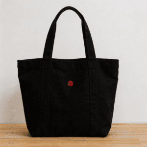 帆布・キャンバストートバッグのオリジナル制作・OEM（受託製造）ならお任せください。販促ノベルティのロゴ名入れから完全特注まで小ロット生産に柔軟対応。世界の製造拠点・中国東莞の提携工場からDDP（関税・送料込）で日本全国へ直送。隠れ費用ゼロ、完全日本語対応で無料お見積り！