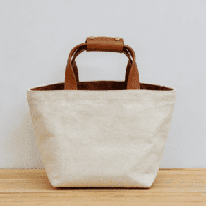 帆布・キャンバストートバッグのオリジナル制作・OEM（受託製造）ならお任せください。販促ノベルティのロゴ名入れから完全特注まで小ロット生産に柔軟対応。世界の製造拠点・中国東莞の提携工場からDDP（関税・送料込）で日本全国へ直送。隠れ費用ゼロ、完全日本語対応で無料お見積り！