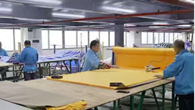 裁断の設備または作業風景